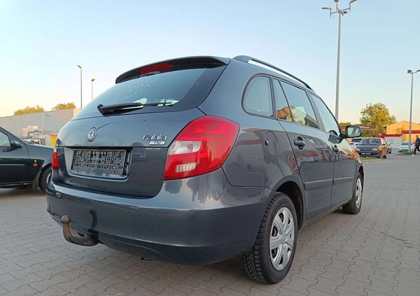 Skoda Fabia cena 12900 przebieg: 251699, rok produkcji 2010 z Dębno małe 436